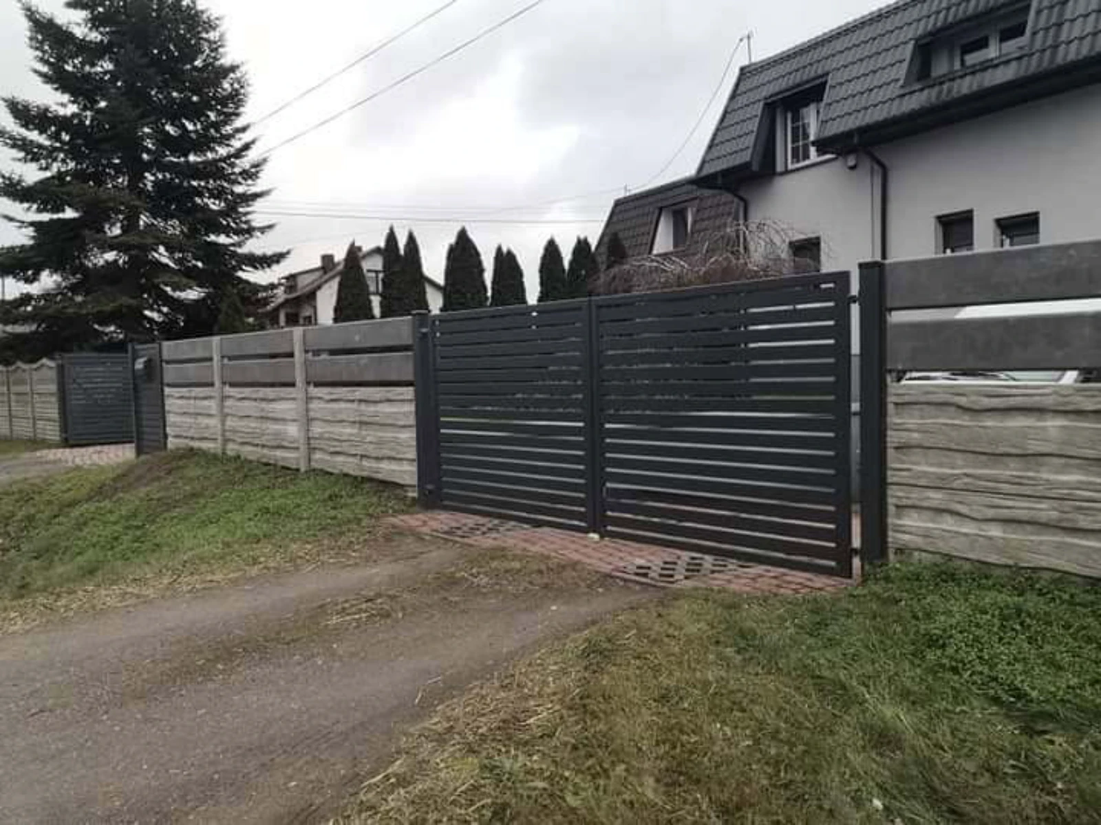 montaż bramy wjazdowej